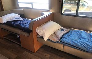 Super Clean 2019 Winnebago Minnie Winnie 31K