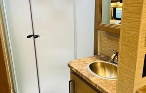 2022 Thor Four Winds 31E (with Bunkhouse)