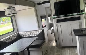 2021 Prime Time RV Tracer 24DBS
