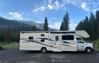 Spacious Minnie Winnie 31H – Perfect for Families