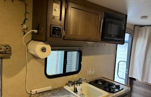 2017 KZ Escape Kid Approved Pet Friendly Lightweight Expandable RV Rental