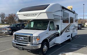 Great RV incl outside kitchen large inside TV