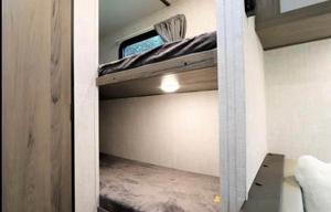 Cozy Family Bunkhouse Camper - Sleeps 5