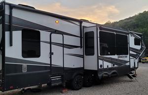 2019 Grand Design Momentum 397TH