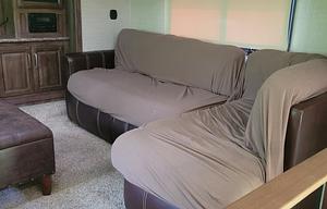 2016 Cougar 337FLS RV rental photo 14