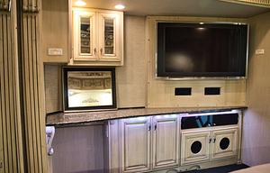 2008 American Coach American Heritage 45B