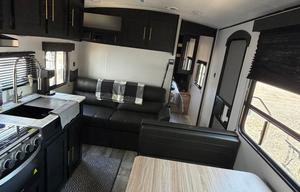 Clean, cozy, and roadtrip ready!