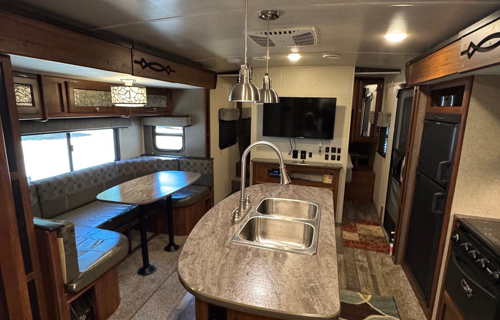 Double Slide Bunk House Generator Included