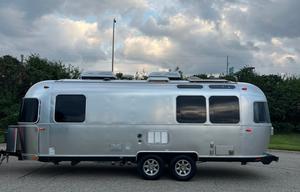 "Sky Glider" Airstream Flying Cloud 25FB