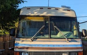 1990 Winnebago Chieftain 33RQ RV rental photo 8