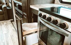 Phoenix Luxe Retreat – 2 Bedroom Family 5th Wheel