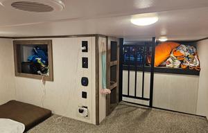 Schaefer's Condo on Wheels!