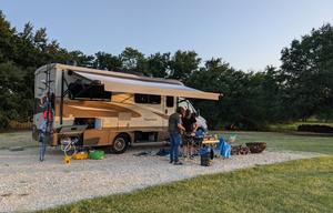 2017 Winnebago Navion 24J