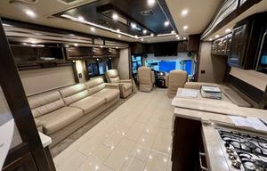 Luxury Coach - Quiet Diesel Pusher - Starlink