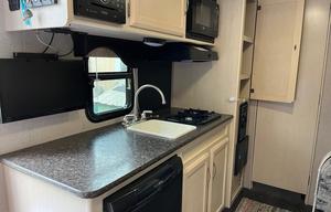 Light and easy Winnebago bunkhouse. Pet friendly