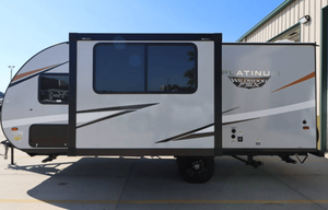 2022 WIldwood FSX Plantium - GREAT FOR KAMP DELS