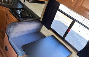 Fully loaded 2015 Thor Motor Coach Majestic