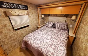 Beautiful, Spacious, Easy Driving Winnebago!