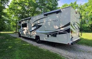 2015 Coachmen RV Leprechaun 317SA Ford 450