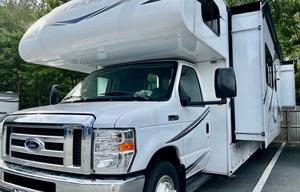 2019 Forest River 32 feet with opt. tow dolly