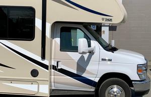 HECTOR - 2018 Thor Motor Coach Four Winds 30D