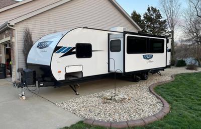 2023 Salem Cruise Lite Platinum 28VBXLX RV rental photo 3