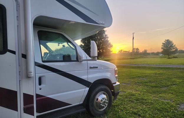 2022 Coleman Thor RV rental photo 1