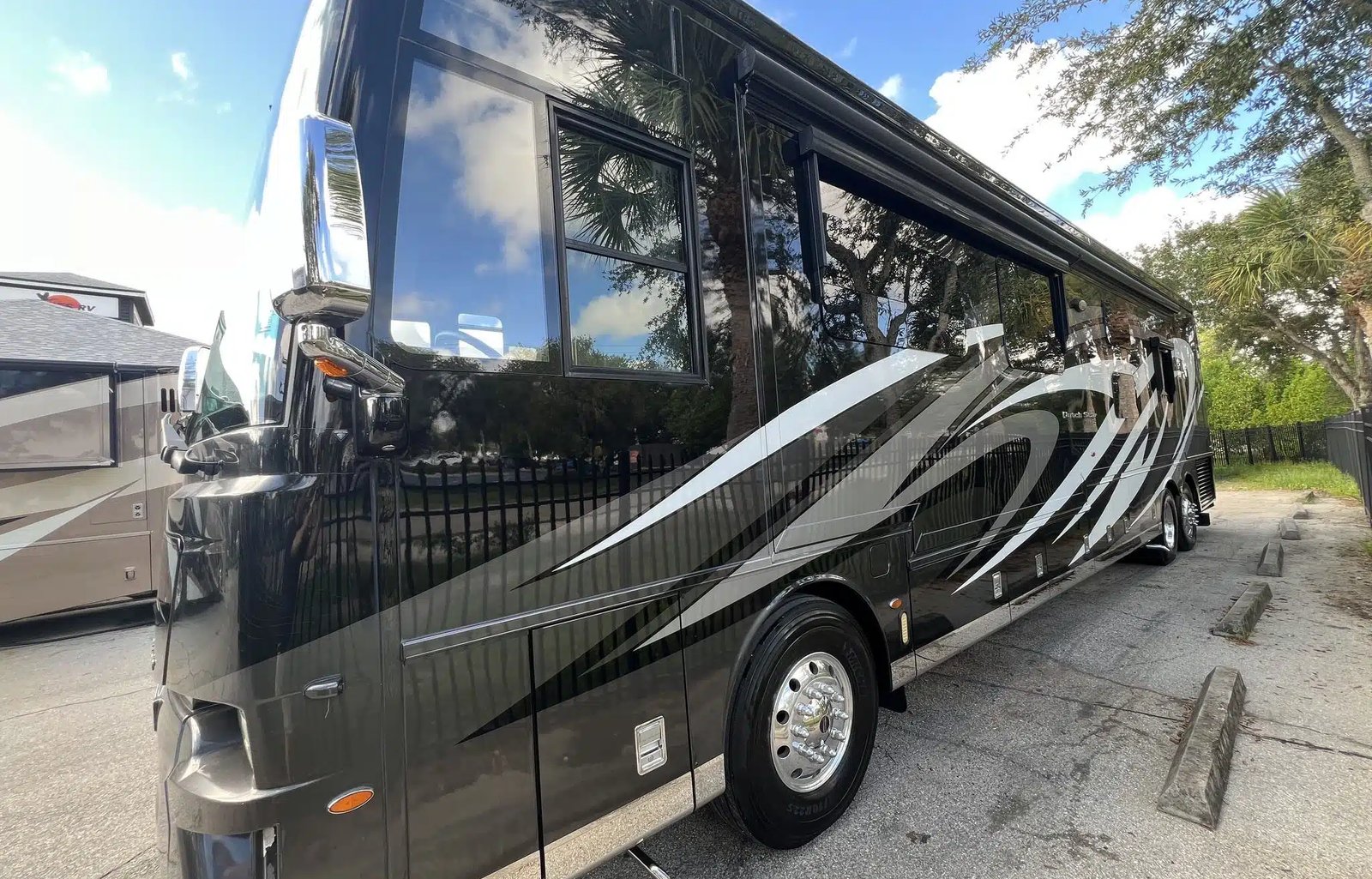 2019 Newmar Dutch Star 4310