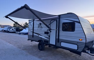 2021 Jayco 174BH Baja Edition w/solar and bunks