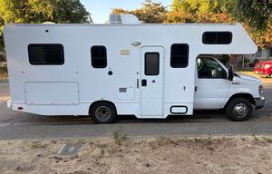 2016 Thor majestic 23a RV rental photo 3