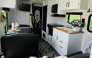 "ALANI"  is a 2017 Jayco Jay Flight