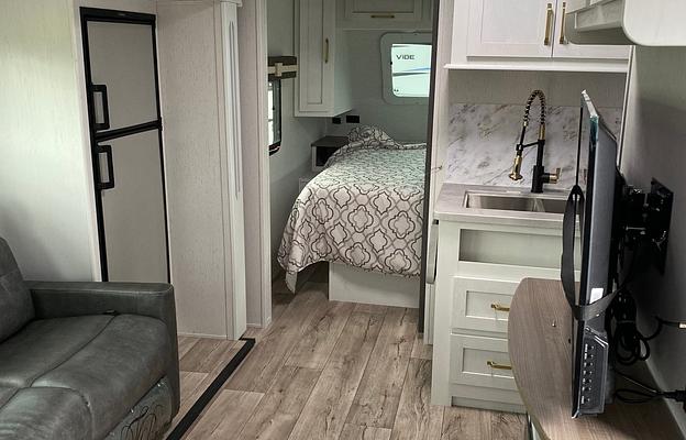 2022 Dutchmen RV Astoria 2203RB RV rental photo 1