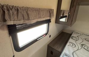 2020 Avenger 32QBI RV rental photo 38