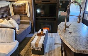 2018 Forest River RV Surveyor 285IKLE RV rental photo 4