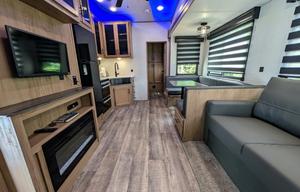 Cherokee Arctic Wolf | Luxury 5th Wheel Bunkhouse