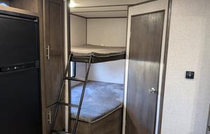 Dogwood - Coleman Lantern 262BH - Sleeps 8