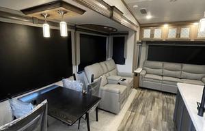 Perfect 5th Wheel with two bedrooms