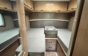 2020 beautiful motorhome 25 ft class C