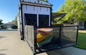 2021 Toy hauler FREE kayak & FREE SUP