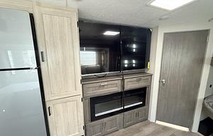 NEW 2026 Coachmen Catalina Legacy Edition 273DBH