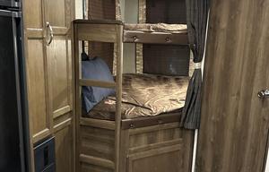 32ft Keystone Bullet. Sleeps 8!