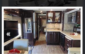 2017 Thor Motor Coach Miramar 34.4