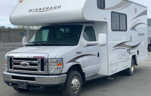 URSULA - 2015 Winnebago Minnie Winnie