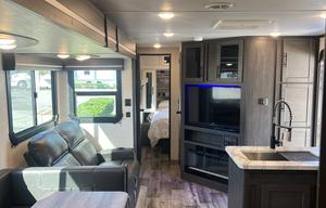 2022 CrossRoads RV Cruiser Aire CR33BHB