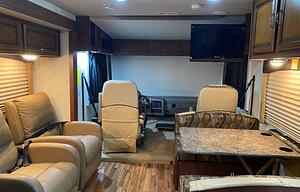Adventure-Ready Bunkhouse RV – Sleeps 8
