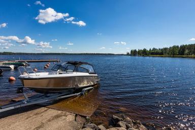 Lakeside Cabin Rentals & RV Park