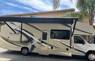 2018 Thor Motor Coach Four Winds 29G