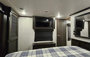 2021 Redwood RV Redwood 3401RL RV rental photo 11