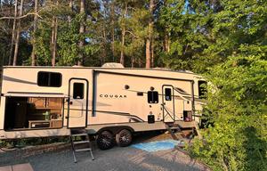 Glamping Castle - Fifth Wheeling Adventures