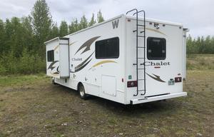 2014 Winnebago chalet 31JR Bunk house #10